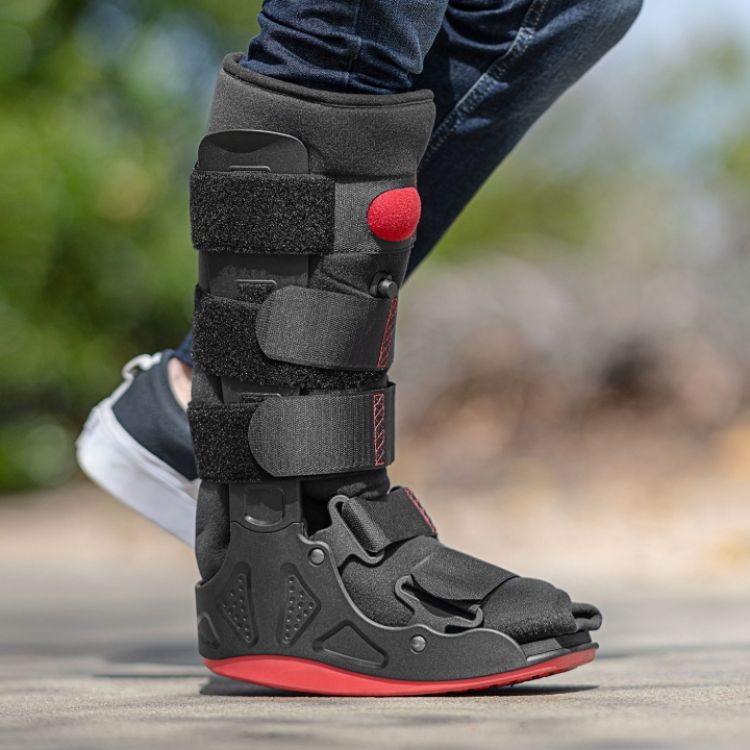 Djo Procare Xceltrax Air Tall