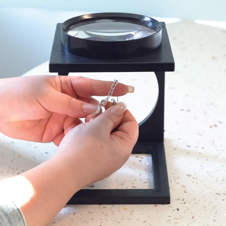Foldable Magnifier